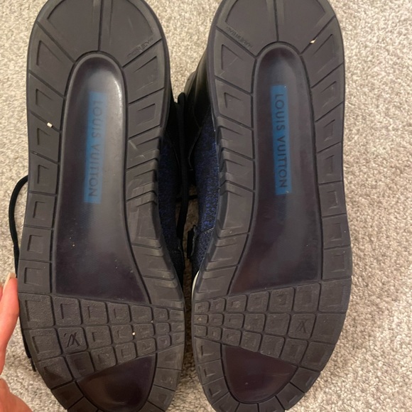 Men’s pre loved Louis Vuitton sneakers in Navy blue and black Damier. - Picture 5 of 10